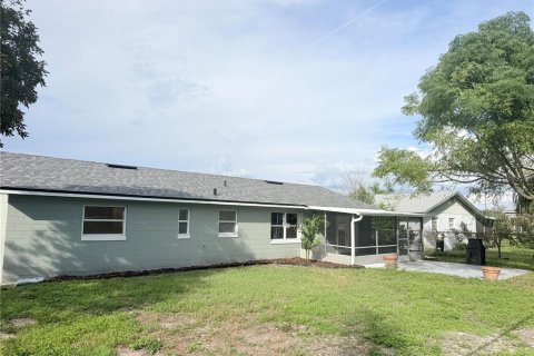 House in Orlando, Florida 3 bedrooms, 140.47 sq.m. № 2351597 - photo 19