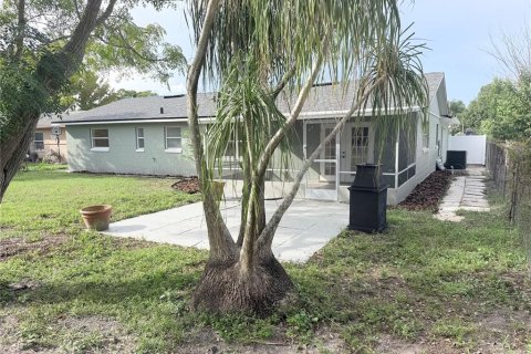 House in Orlando, Florida 3 bedrooms, 140.47 sq.m. № 2351597 - photo 22