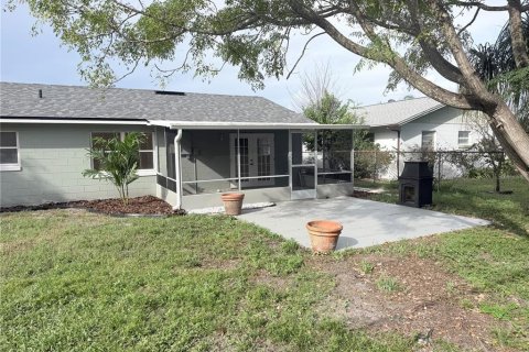 House in Orlando, Florida 3 bedrooms, 140.47 sq.m. № 2351597 - photo 23