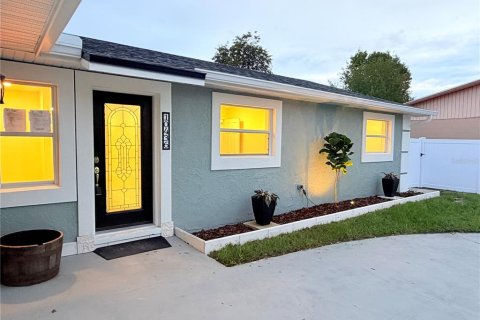 House in Orlando, Florida 3 bedrooms, 140.47 sq.m. № 2351597 - photo 2