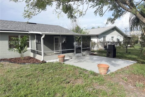 House in Orlando, Florida 3 bedrooms, 140.47 sq.m. № 2351597 - photo 24
