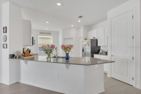 House in Haines City, Florida 4 bedrooms, 194.17 sq.m. № 1556347 - photo 7