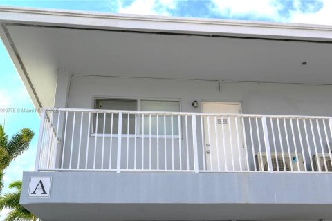 Condominio en alquiler en Fort Lauderdale, Florida, 1 dormitorio, 65.03 m2 № 2056449 - foto 3
