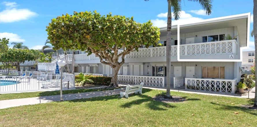 Condominio en Fort Lauderdale, Florida, 1 dormitorio № 2056449