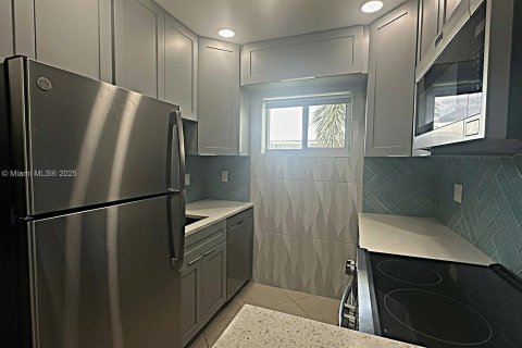 Condominio en alquiler en Fort Lauderdale, Florida, 1 dormitorio, 65.03 m2 № 2056449 - foto 7