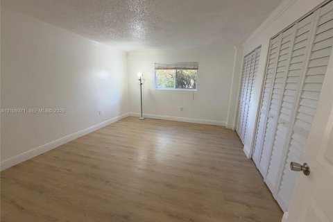 Appartement à louer à Miami, Floride: 2 chambres, 104.98 m2 № 2426800 - photo 4