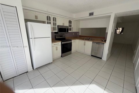 Appartement à louer à Miami, Floride: 2 chambres, 104.98 m2 № 2426800 - photo 9