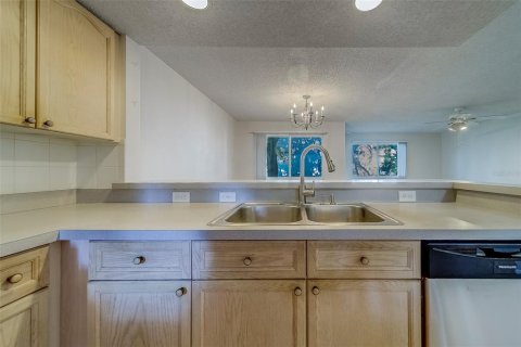 Townhouse in Largo, Florida 3 bedrooms, 135.73 sq.m. № 1885586 - photo 7