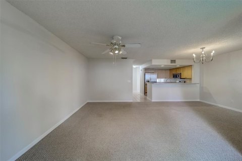 Townhouse in Largo, Florida 3 bedrooms, 135.73 sq.m. № 1885586 - photo 15