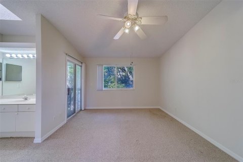 Townhouse in Largo, Florida 3 bedrooms, 135.73 sq.m. № 1885586 - photo 22