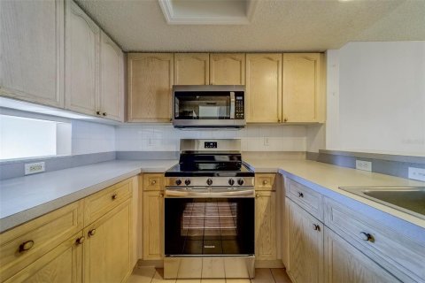 Townhouse in Largo, Florida 3 bedrooms, 135.73 sq.m. № 1885586 - photo 9