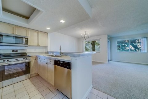 Townhouse in Largo, Florida 3 bedrooms, 135.73 sq.m. № 1885586 - photo 10