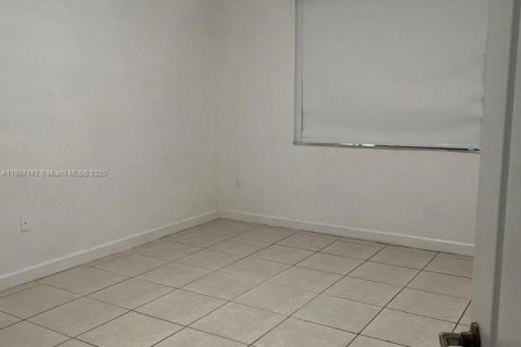 Copropriété à louer à Hialeah, Floride: 2 chambres, 104.98 m2 № 1966036 - photo 9