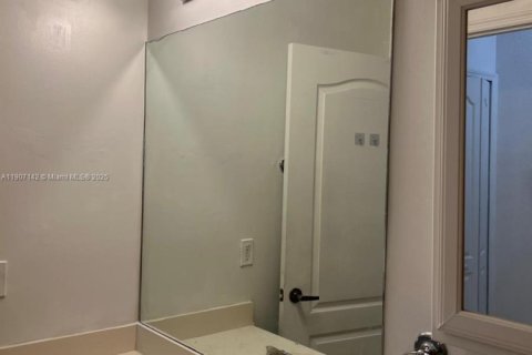 Copropriété à louer à Hialeah, Floride: 2 chambres, 104.98 m2 № 1966036 - photo 17