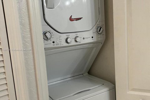 Copropriété à louer à Hialeah, Floride: 2 chambres, 104.98 m2 № 1966036 - photo 16