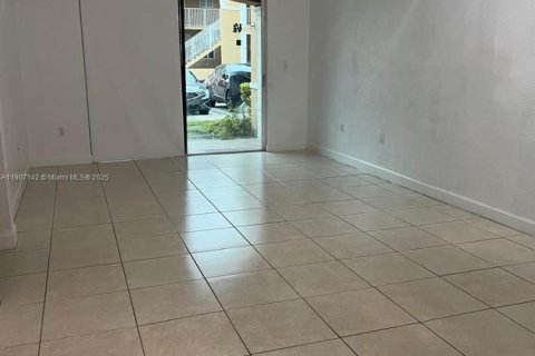 Copropriété à louer à Hialeah, Floride: 2 chambres, 104.98 m2 № 1966036 - photo 10