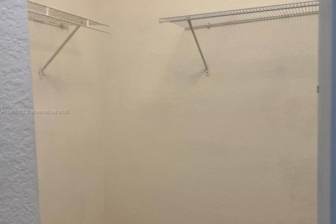 Copropriété à louer à Hialeah, Floride: 2 chambres, 104.98 m2 № 1966036 - photo 8