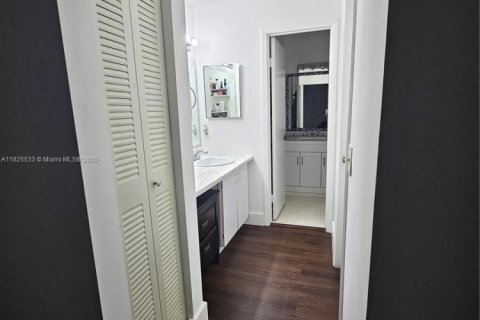 Купить кондоминиум в Хомстед, Флорида 2 спальни, 89.19м2, № 2079167 - фото 11