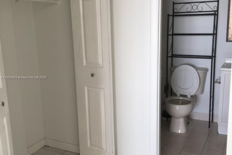 Condo in North Miami Beach, Florida, 1 bedroom  № 1845437 - photo 6