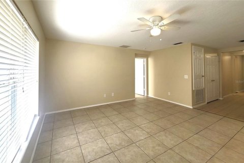 Casa en alquiler en Kissimmee, Florida, 3 dormitorios, 153.01 m2 № 1831738 - foto 11