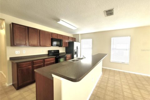 Casa en alquiler en Kissimmee, Florida, 3 dormitorios, 153.01 m2 № 1831738 - foto 6