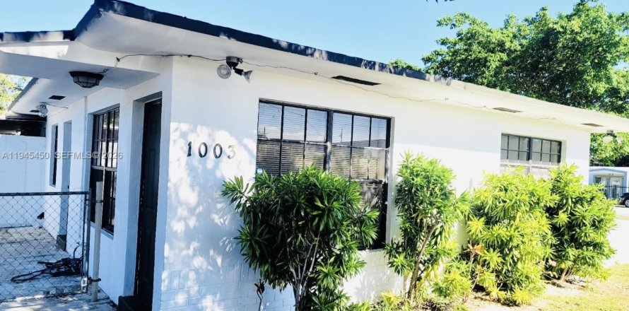 Дом в Майами, Флорида 2 спальни, 134.52м2 № 2002411