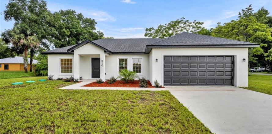 House in De Leon Springs, Florida 3 bedrooms, 121.98 sq.m. № 1544833