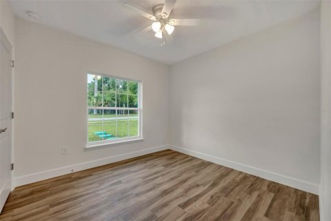 House in De Leon Springs, Florida 3 bedrooms, 121.98 sq.m. № 1544833 - photo 13