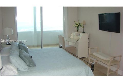 Condo in Bal Harbour, Florida, 2 bedrooms  № 2002762 - photo 14