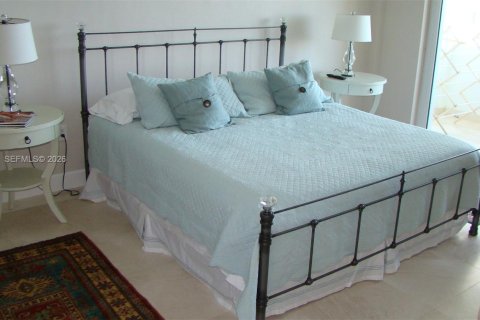 Condo in Bal Harbour, Florida, 2 bedrooms  № 2002762 - photo 13