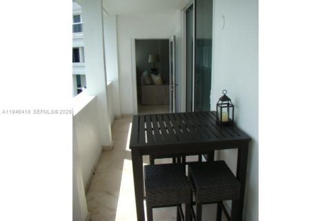 Condo in Bal Harbour, Florida, 2 bedrooms  № 2002762 - photo 22