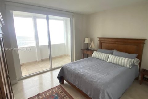 Condo in Bal Harbour, Florida, 2 bedrooms  № 2002762 - photo 11