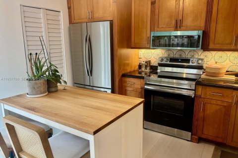 Touwnhouse à vendre à Miami, Floride: 2 chambres, 112.97 m2 № 1990368 - photo 6