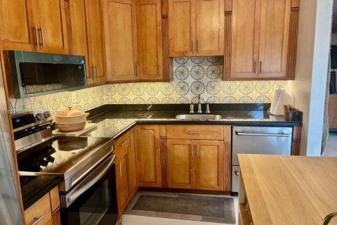 Touwnhouse à vendre à Miami, Floride: 2 chambres, 112.97 m2 № 1990368 - photo 4