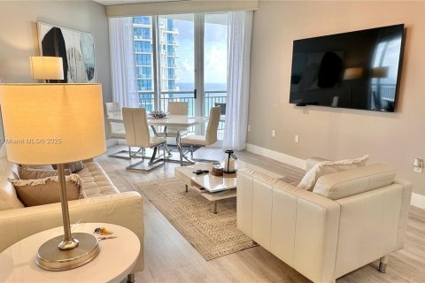 Condo in Sunny Isles Beach, Florida, 2 bedrooms  № 1889478 - photo 14