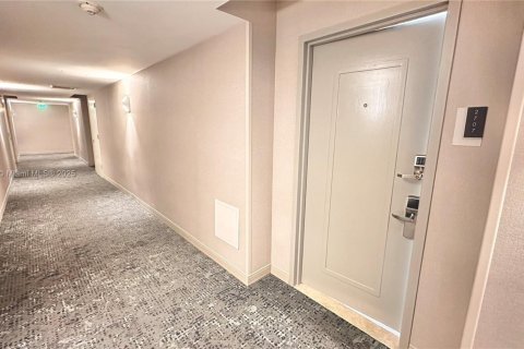 Condo in Sunny Isles Beach, Florida, 2 bedrooms  № 1889478 - photo 3