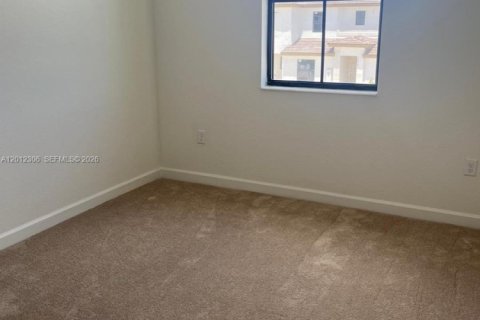 Townhouse in Homestead, Florida 3 bedrooms, 137.77 sq.m. № 2076079 - photo 8