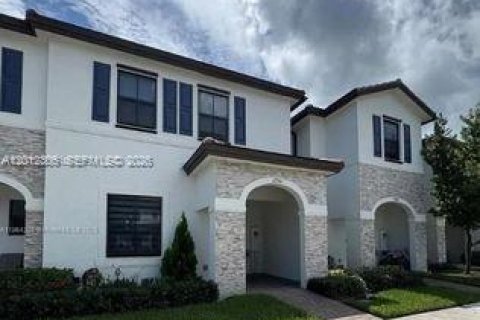 Townhouse in Homestead, Florida 3 bedrooms, 137.77 sq.m. № 2076079 - photo 11