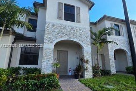 Townhouse in Homestead, Florida 3 bedrooms, 137.77 sq.m. № 2076079 - photo 2