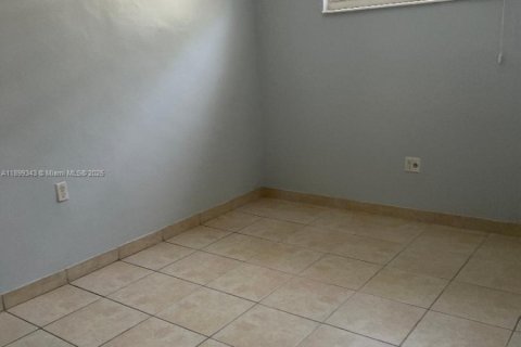 Condo in Miami Beach, Florida, 2 bedrooms  № 1952604 - photo 19