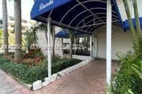 Condo in Miami Beach, Florida, 2 bedrooms  № 1952604 - photo 4