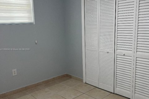 Condo in Miami Beach, Florida, 2 bedrooms  № 1952604 - photo 20