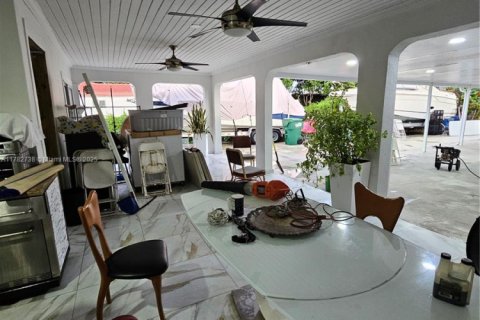 Casa en venta en Miami, Florida, 5 dormitorios, 201.23 m2 № 2014122 - foto 20