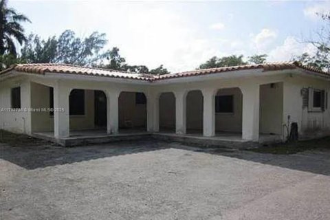 Casa en Miami, Florida 5 dormitorios, 201.23 m2 № 2014122