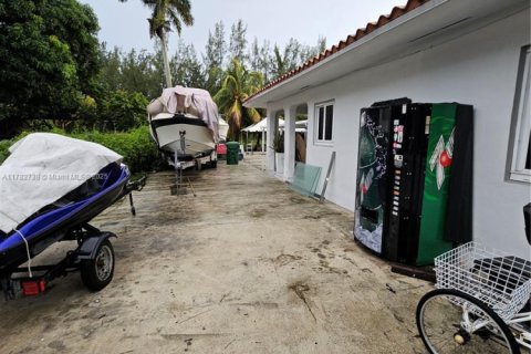 Casa en venta en Miami, Florida, 5 dormitorios, 201.23 m2 № 2014122 - foto 6