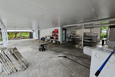 Casa en venta en Miami, Florida, 5 dormitorios, 201.23 m2 № 2014122 - foto 9