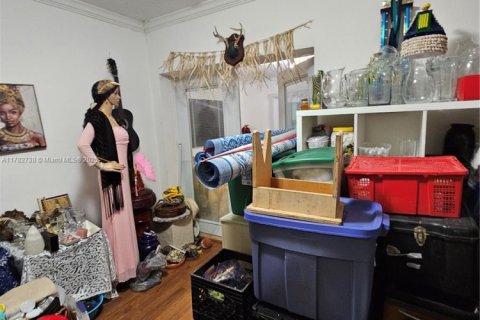 Casa en venta en Miami, Florida, 5 dormitorios, 201.23 m2 № 2014122 - foto 30