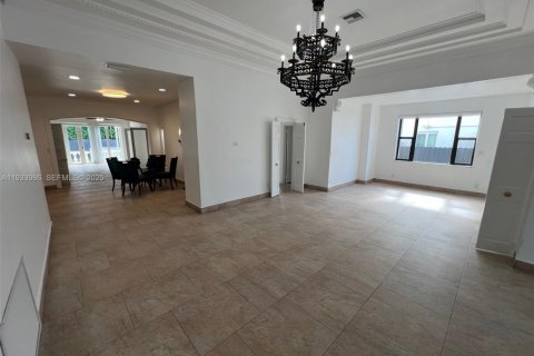 Casa en alquiler en Miami Beach, Florida, 4 dormitorios, 258.55 m2 № 1992223 - foto 14