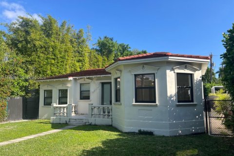 Casa en alquiler en Miami Beach, Florida, 4 dormitorios, 258.55 m2 № 1992223 - foto 3