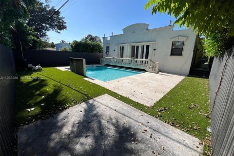 Casa en alquiler en Miami Beach, Florida, 4 dormitorios, 258.55 m2 № 1992223 - foto 11